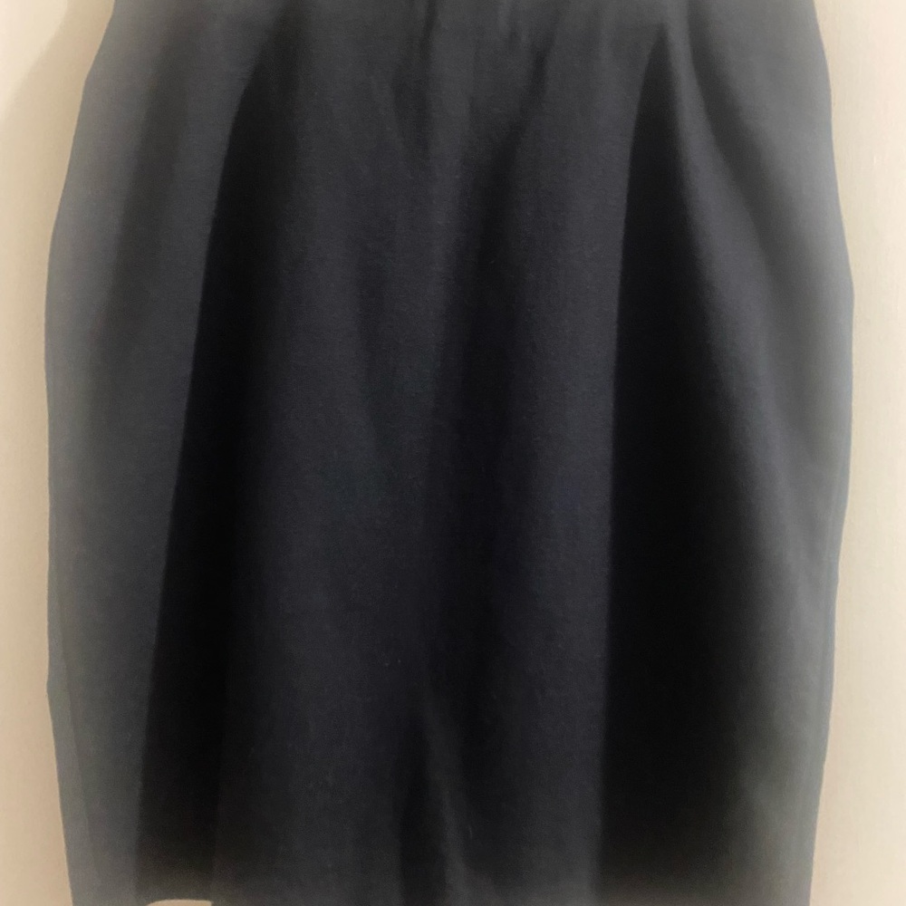 Black A line skirt - Picture 2 of 2